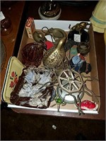 Box lot of assorted decorative items including
