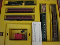 VINTAGE MODEL TRAINS SET IN BOX T/T SCALE LOT 1