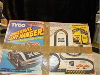 1989 TYCO DAREDEVIL CLIFF HANGERS SLOT CAR RACING