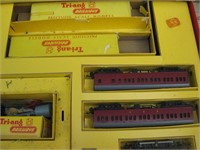 VINTAGE MODEL TRAINS SET IN BOX+ T/T SCALE LOT 3