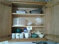CABINET OF BAKEWARE, PYREX ITEMS, CUPS, ETC