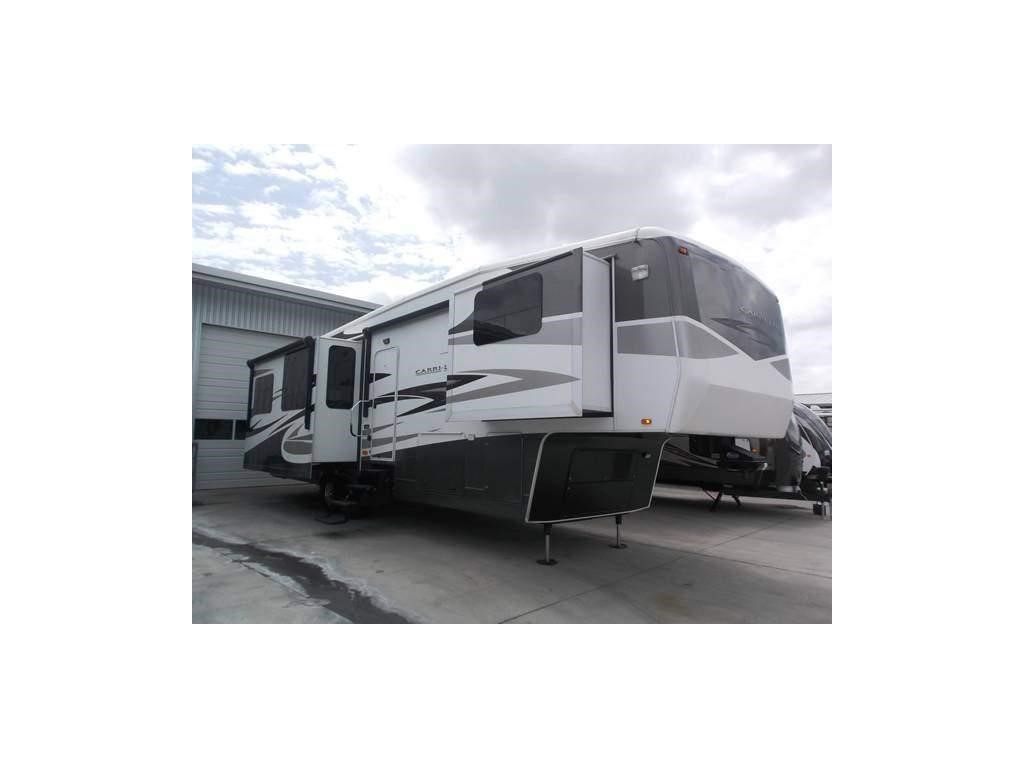 Deluxe 5th Wheel