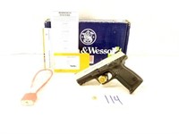 Smith & Wesson SD40 VE .40 cal Pistol 2-Tone