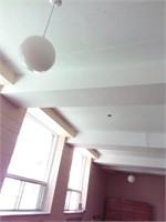 2 luminaires de plafond en boule de verre