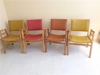 4 fauteuils de bois et cuirette Henderson