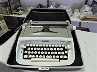Vintage Singer Portable Typewriter