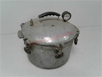 Wisconsin 15 1/2 quart pressure cooker canner
