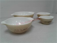 Set of 4 Pyrex mixing bowls