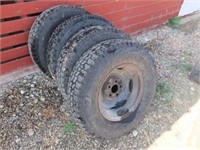 (4) Wildcat Radial LT 235 75 R15 Tires on Rims