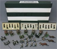 LARGE SET OF ENGLISH CAST METAL SOLDIERS