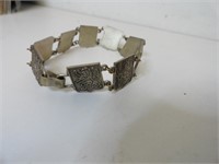 VINTAGE JEWELRY - SILVER TONE LION ROYAL CRESTS