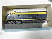 Santa Fe #4015 engine  in Athearn Box