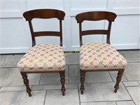 TWO VICTORIAN MAHOGANY SIDE CHAIRS