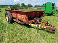 New Holland 513 manure spreader