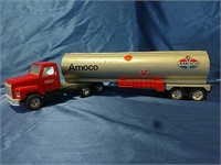 Ertl Amoco oil company fuel tanker and semi