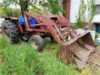 Case IH 585 tractor