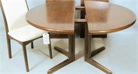 DANISH ROSEWOOD DINING TABLE WITH  SIX CHAIRS