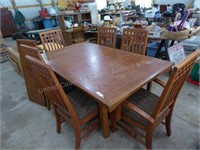 Dining table w/ 1 leaf & 6 chairs