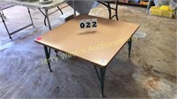 3x 3 Adjustable Table