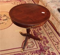 INLAID AND BANDED HEPPLEWHITE DRUM TABLE