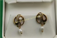 PAIR ENGLISH 9K GOLD AND DROP PEARL EARRINGS
