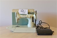 Vintage Singer 221K Featherweight Sewing Machine