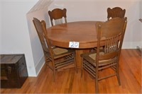 Antique Oak Dining Table & 4 Chairs 54.5" Across