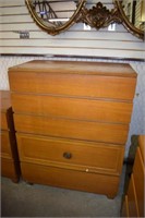 Vtg Solid Wood Chest of Drawers