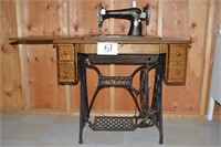 Antique Singer Treadle Sewing Machine w/Cast Iron