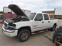 2004 GMC Sierra 2500HD Crew Cab 4x4 *Parts Only*