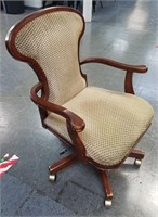 GOOD QUALITY WOOD AND FABRIC OFFICE CHAIR
