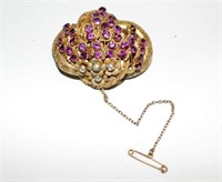Victorian gold cased ornate brooch