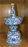 Large Chinese blue and white oil burner
