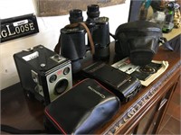 QTY OF VINTAGE CAMERAS