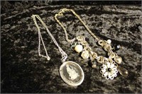 AVON PENDANT WITH CHAIN AND MORE