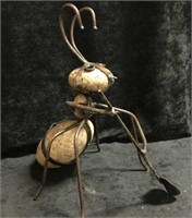 Metal Art Ant with Shovel