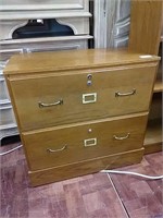 Lightwood 2 drawer filing cabinet