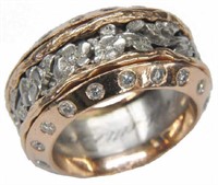 STUNNING 14K & PLATINUM BAND RING W/DIAMONDS.