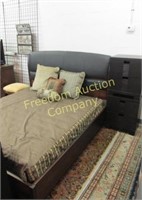 KING SIZE BED, COMPLETE, HEAD/FOOT, MAT/BOX,