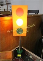 STOP LIGHT TABLE LAMP