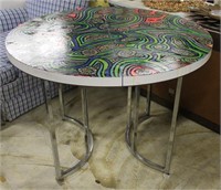 ROUND 1970'S TABLE WITH CHROME BASE