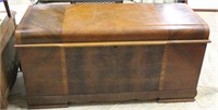 LANE CEDAR CHEST WITH ATTACHED TRAY