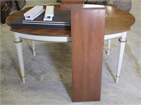 VINTAGE DINING TABLE WITH 2 LEAVES
