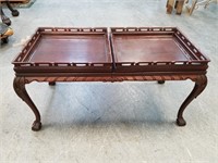 VTG CHIPPENDALE COFFEE TABLE W SERVING TRAYS