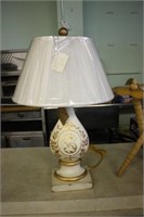 Beautiful Table Lamp from the Bradburn Gallery 29H