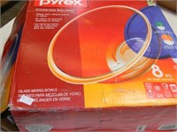 PYREX 8 PC BOWL AND LID SET NEW IN BOX