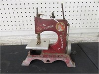 LITTLE MOTHER TOY SEWING MACHINE 8.5"T X 7.5"W