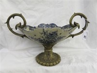 BRONZE AND PORCELAIN FRENCH STYLE CENTERPIECE