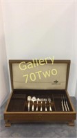 Holmes & Edwards deep silver flatware with