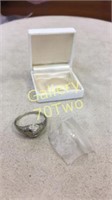 Vintage 18k white gold Ring size 5.25-center